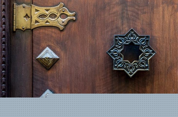 outside cabinet hinges